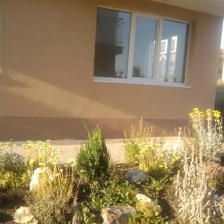 Apartamenti Sotirovi 公寓