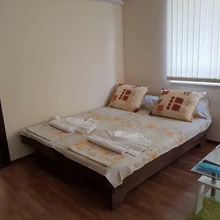 Apartamenti Sotirovi * بورغاس