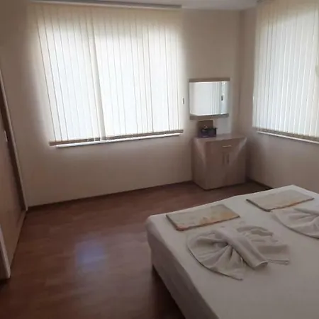 Apartamenti Sotirovi شقة
